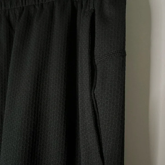 NWT DSG Men’s Textured Training Short - Picture 4 of 6